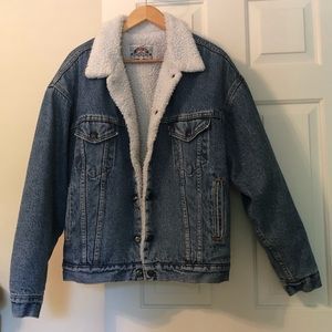Denim Levi’s Jacket with sheepskin lining
